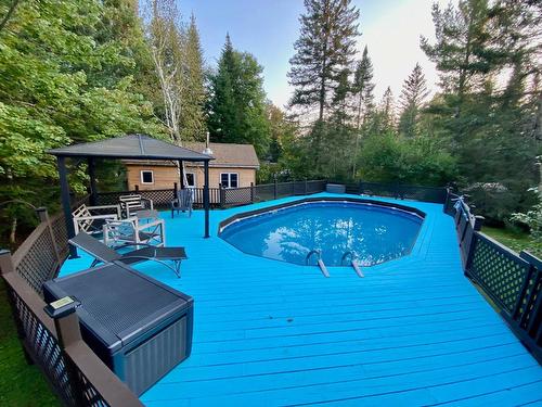 Pool - 565 Rue De La Canadienne, Mont-Blanc, QC - Outdoor With Backyard