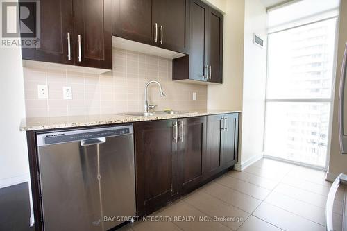 1408 - 4065 Brickstone Mews, Mississauga (City Centre), ON - Indoor Photo Showing Kitchen With Double Sink With Upgraded Kitchen