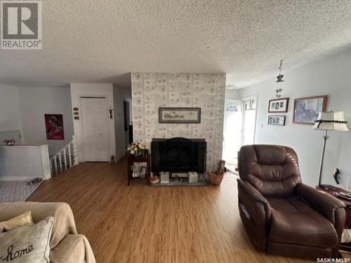 303 Dominion Bay, Central Butte, SK - Indoor Photo Showing Living Room