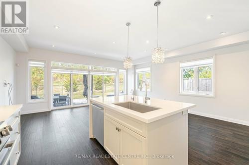 29 - 35 Midhurst Heights, Hamilton (Stoney Creek Mountain), ON - Indoor Photo Showing Kitchen