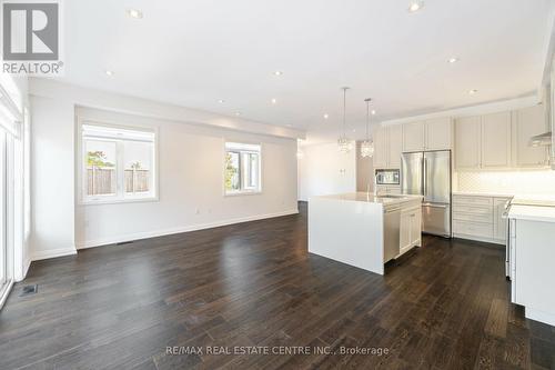 29 - 35 Midhurst Heights, Hamilton (Stoney Creek Mountain), ON - Indoor Photo Showing Kitchen