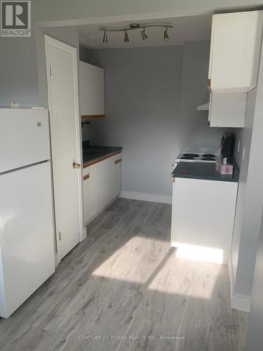 11 - 222 Harvard Place, Waterloo, ON - Indoor Photo Showing Kitchen