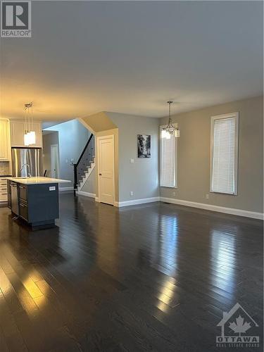 183 Glynn Avenue, Ottawa, ON - Indoor Photo Showing Living Room