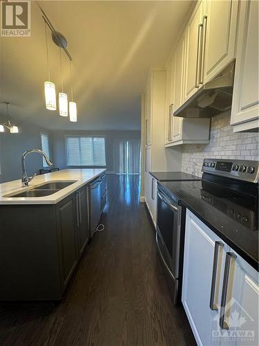 183 Glynn Avenue, Ottawa, ON - Indoor Photo Showing Kitchen With Stainless Steel Kitchen With Double Sink