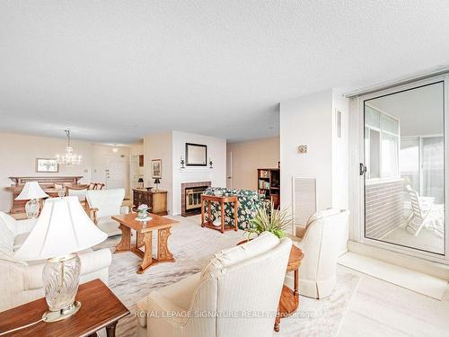 1901-3151 Bridletowne Circ, Toronto, ON - Indoor Photo Showing Living Room