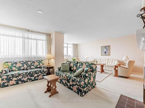 1901-3151 Bridletowne Circ, Toronto, ON - Indoor Photo Showing Living Room