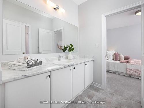 92 Woodhaven Ave, Aurora, ON - Indoor Photo Showing Bathroom