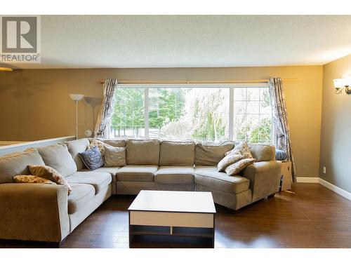 3629 Aspen Avenue, Terrace, BC - Indoor Photo Showing Living Room