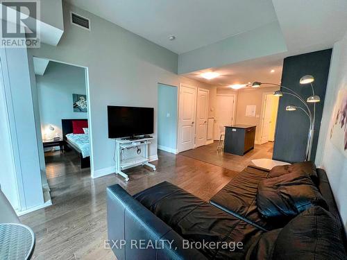 701 - 8 The Esplanade, Toronto, ON - Indoor Photo Showing Living Room