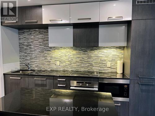 701 - 8 The Esplanade, Toronto (Waterfront Communities), ON - Indoor Photo Showing Kitchen