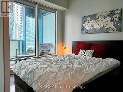 701 - 8 The Esplanade, Toronto (Waterfront Communities), ON - Indoor Photo Showing Bedroom