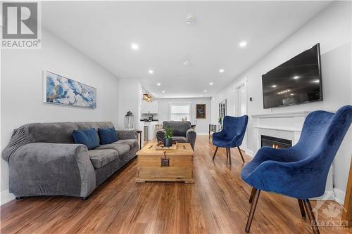 366 Beaudry Lane, Eganville, ON - Indoor Photo Showing Living Room