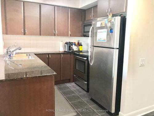 627-525 Wilson Ave, Toronto, ON - Indoor Photo Showing Kitchen With Stainless Steel Kitchen With Double Sink