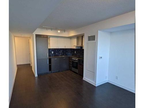 1212-125 Redpath Ave, Toronto, ON - Indoor Photo Showing Kitchen