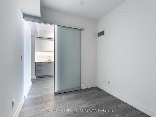 811-19 Western Battery Rd, Toronto, ON - Indoor Photo Showing Other Room