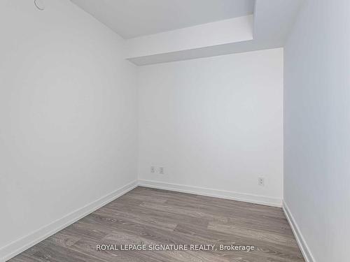 811-19 Western Battery Rd, Toronto, ON - Indoor Photo Showing Other Room