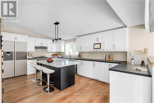 19380 County Rd 2 Road, South Glengarry, ON - Indoor Photo Showing Kitchen