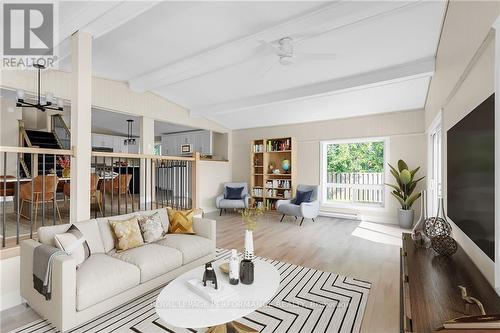 19380 County Rd 2 Road, South Glengarry, ON - Indoor Photo Showing Living Room