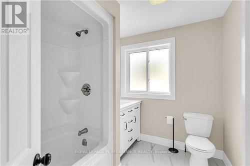 19380 County Rd 2 Road, South Glengarry, ON - Indoor Photo Showing Bathroom