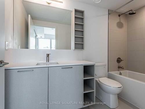 1202-19 Western Battery Rd, Toronto, ON - Indoor Photo Showing Bathroom