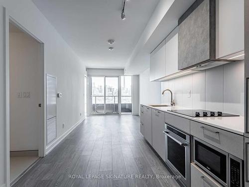 1202-19 Western Battery Rd, Toronto, ON - Indoor Photo Showing Kitchen