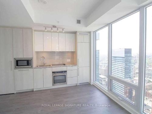 4311-115 Blue Jays Way, Toronto, ON - Indoor Photo Showing Kitchen