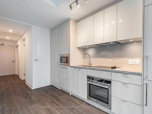 4311-115 Blue Jays Way, Toronto, ON - Indoor Photo Showing Kitchen