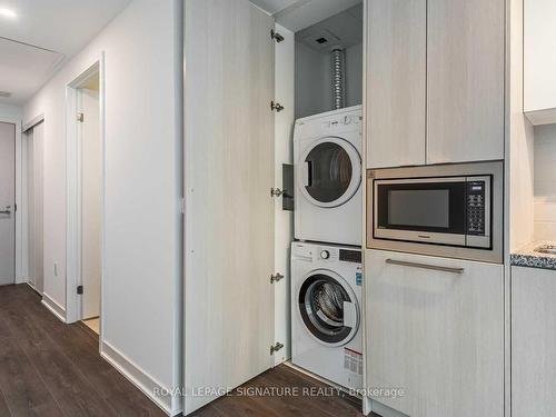 4311-115 Blue Jays Way, Toronto, ON - Indoor Photo Showing Laundry Room