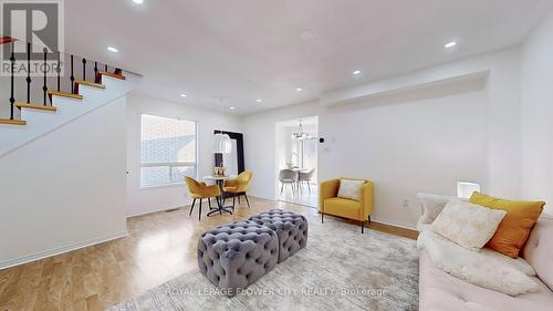 38 Whiteface Crescent, Brampton (Fletcher'S Meadow), ON - Indoor Photo Showing Living Room