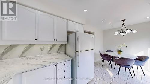 38 Whiteface Crescent, Brampton (Fletcher'S Meadow), ON - Indoor Photo Showing Kitchen