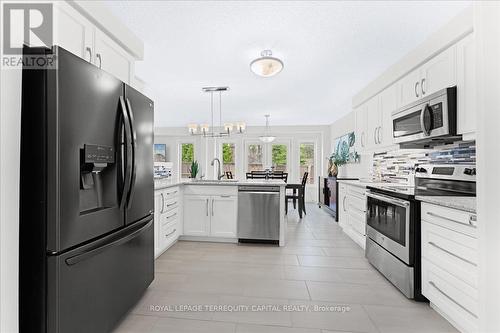 269 Woodway Trail, Norfolk, ON - Indoor Photo Showing Kitchen With Upgraded Kitchen