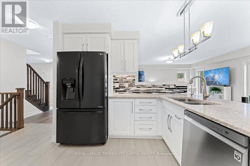 269 Woodway Trail, Norfolk, ON - Indoor Photo Showing Kitchen With Double Sink With Upgraded Kitchen