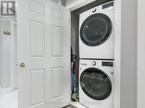 109 Farthingale Crescent, Brampton (Fletcher'S Meadow), ON - Indoor Photo Showing Laundry Room