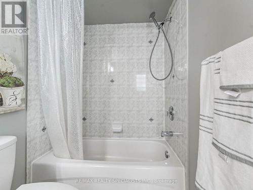 109 Farthingale Crescent, Brampton (Fletcher'S Meadow), ON - Indoor Photo Showing Bathroom