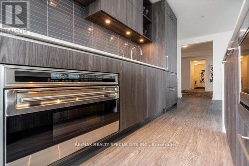 5102 - 1 Yorkville Avenue, Toronto (Annex), ON - Indoor Photo Showing Kitchen