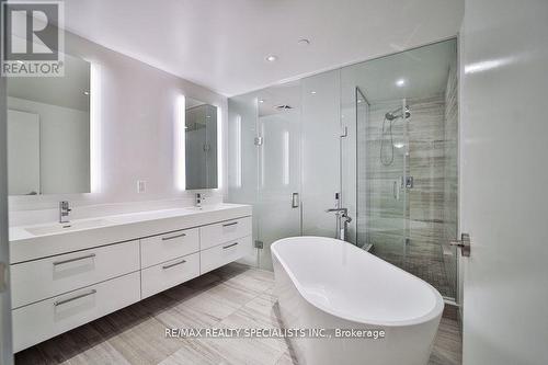 5102 - 1 Yorkville Avenue, Toronto (Annex), ON - Indoor Photo Showing Bathroom