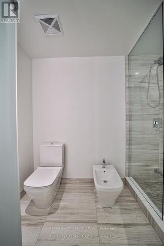 5102 - 1 Yorkville Avenue, Toronto (Annex), ON - Indoor Photo Showing Bathroom