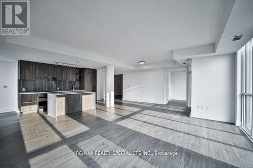 5102 - 1 Yorkville Avenue, Toronto, ON - Indoor Photo Showing Kitchen