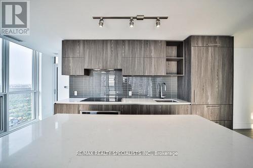 5102 - 1 Yorkville Avenue, Toronto, ON - Indoor Photo Showing Kitchen With Upgraded Kitchen