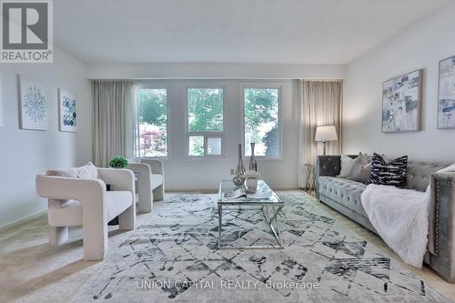 47 Holm Crescent, Markham (Aileen-Willowbrook), ON - Indoor Photo Showing Living Room