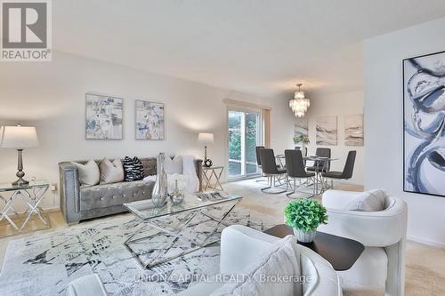 47 Holm Crescent, Markham (Aileen-Willowbrook), ON - Indoor Photo Showing Living Room