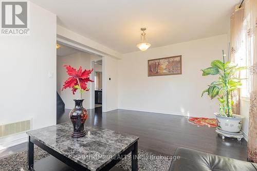 3 Furrow Street, Markham (Wismer), ON - Indoor