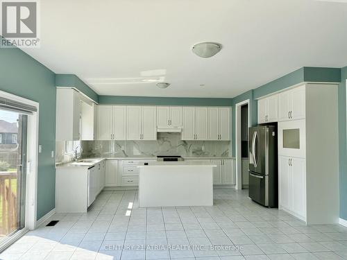 214 Warden Street, Clearview (Stayner), ON - Indoor Photo Showing Kitchen