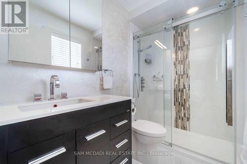 5599 Brenchley Avenue, Mississauga, ON - Indoor Photo Showing Bathroom