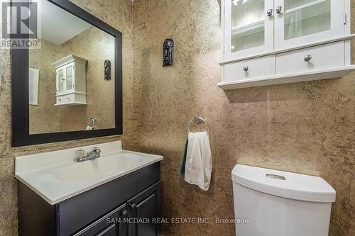 5599 Brenchley Avenue, Mississauga (East Credit), ON - Indoor Photo Showing Bathroom