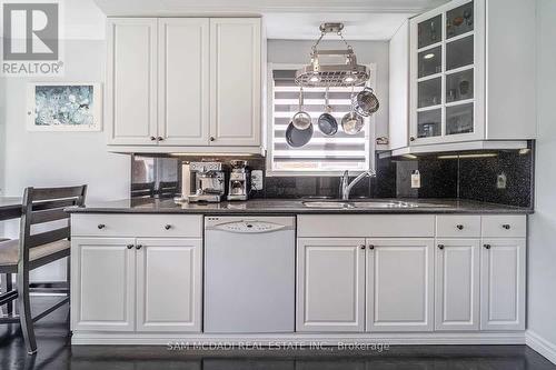 5599 Brenchley Avenue, Mississauga (East Credit), ON - Indoor Photo Showing Kitchen