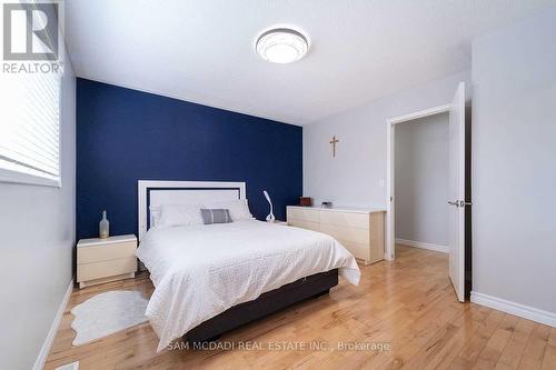 5599 Brenchley Avenue, Mississauga, ON - Indoor Photo Showing Bedroom