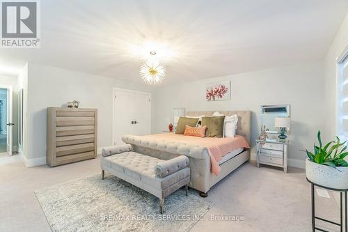 7 Byblos Court, East Gwillimbury (Holland Landing), ON - Indoor Photo Showing Bedroom