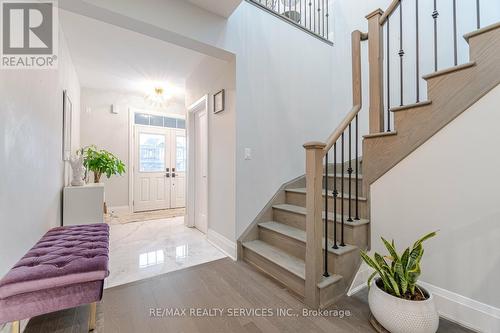 7 Byblos Court, East Gwillimbury (Holland Landing), ON - Indoor Photo Showing Other Room