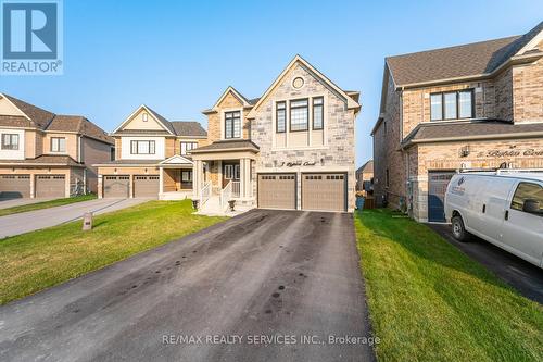 7 Byblos Court, East Gwillimbury (Holland Landing), ON - Outdoor With Facade